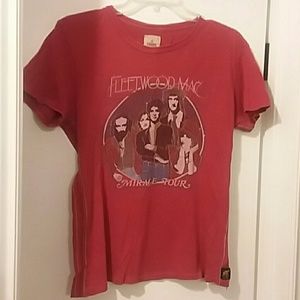 Size 3 Trunk Ltd Fleetwood Mac Collectible Tee!!